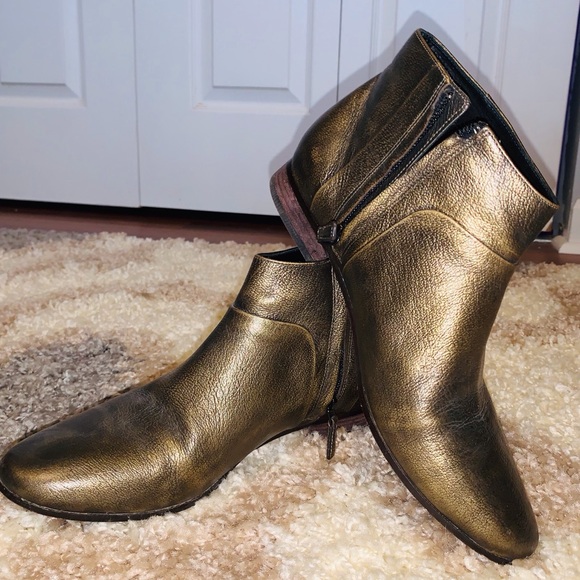 Cole Haan ankle booties - Picture 5 of 6